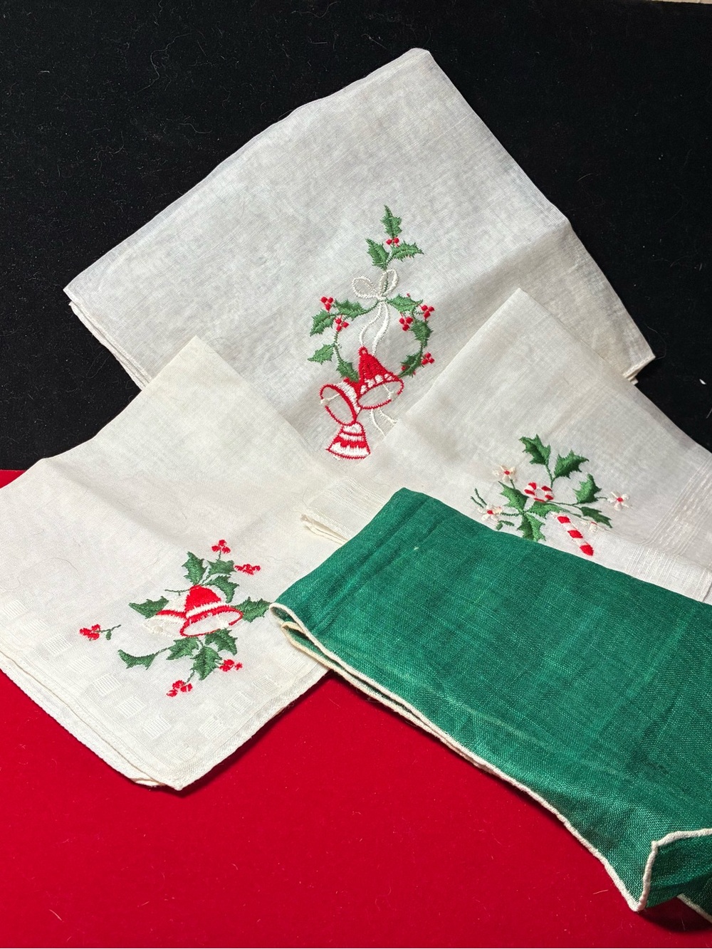 4 hankies Embroidered Holiday Linen and cotton - White, red & Green
